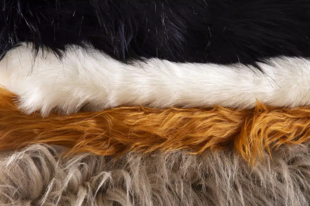 utilizzo di animali nella fast fashion, pelli e pellicce nella moda, moda sostenibile senza pellicce, cruely free