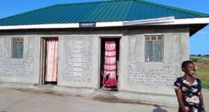 Plan B Recycle , Sud Sudan , Juba , Riciclo bottiglie di plastica
